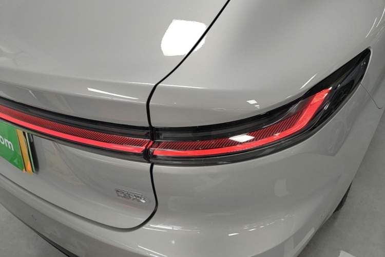 Used Nio ET7 2024 75 kWh Executive Edition Right Rear Taillight