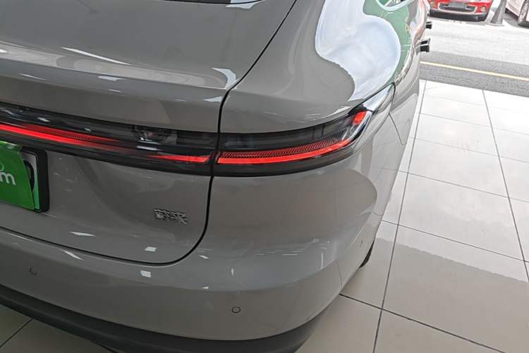 Used Nio ET7 2024 75 kWh Executive Edition Right Rear Taillight