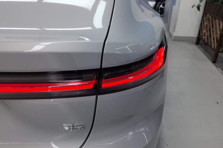 Used Nio ET7 2024 75 kWh Executive Signature Edition Right Rear Taillight