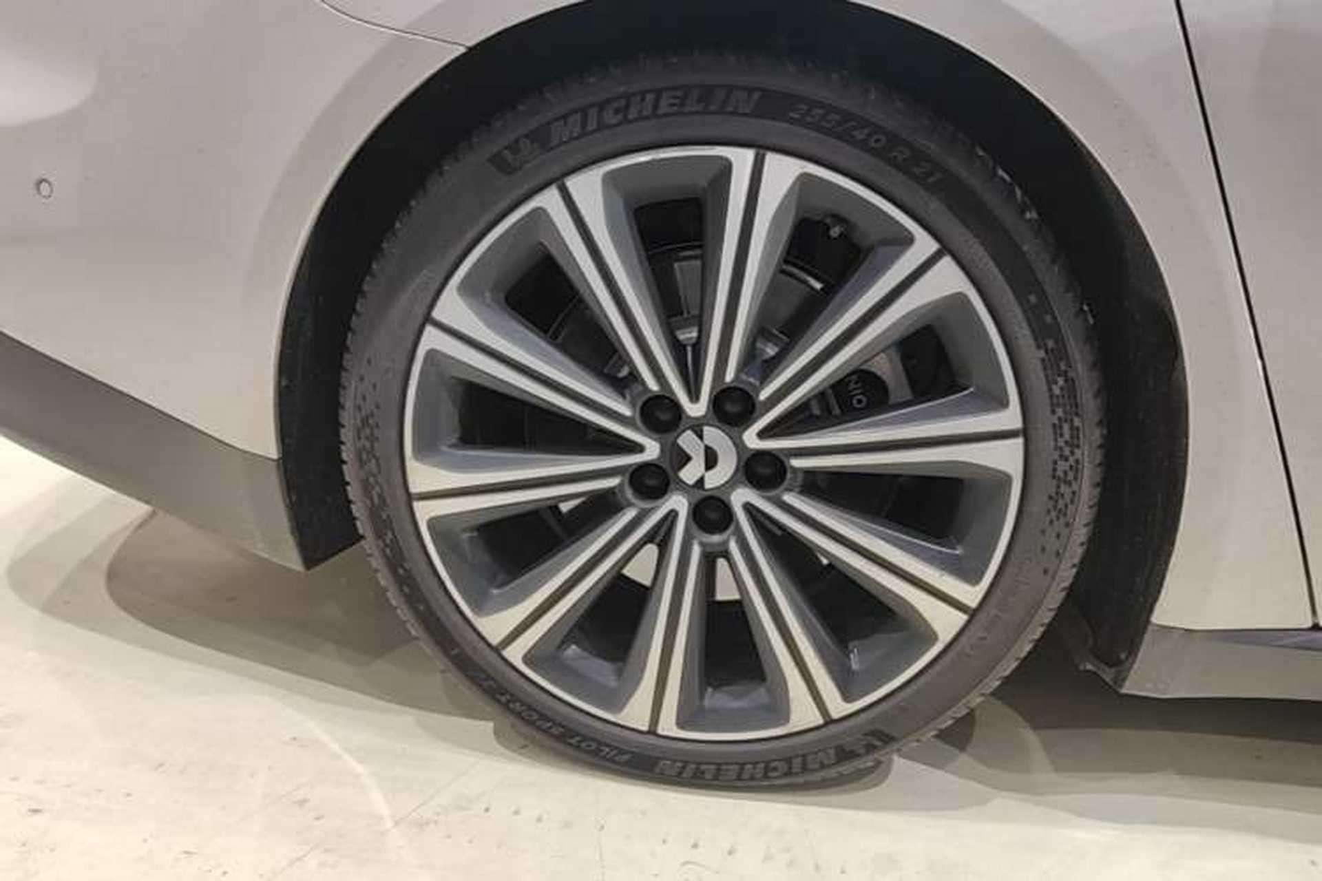 Used Nio ET7 2024 100kWh Executive Signature Edition Right Rear Wheel Hub