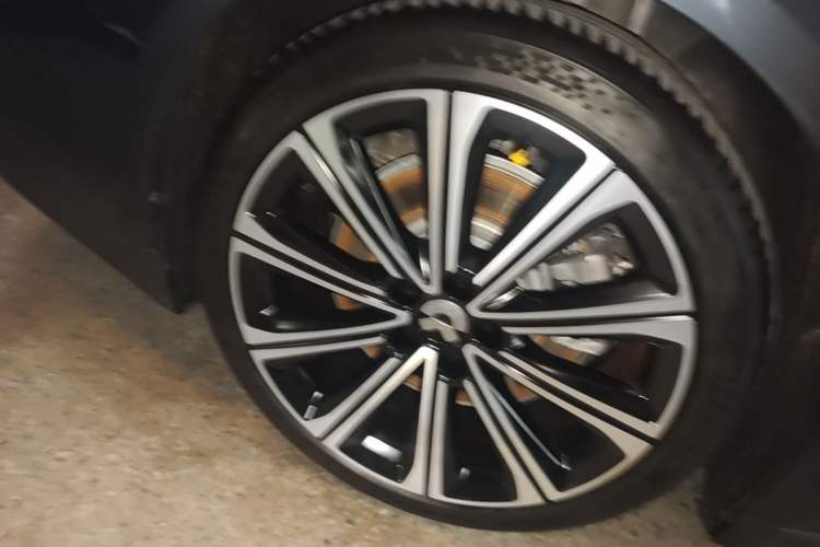 Used Nio ET7 2024 100kWh Executive Signature Edition Right Rear Wheel Hub