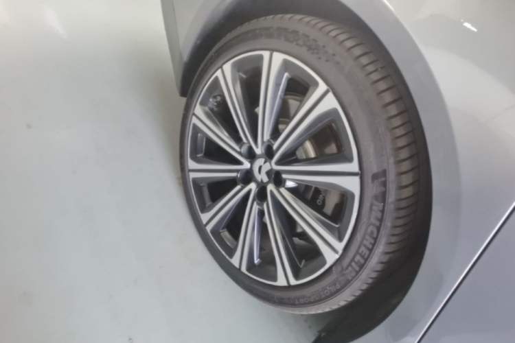 Used Nio ET7 2024 75 kWh Executive Signature Edition Right Rear Wheel Hub