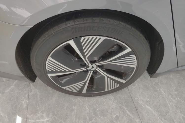 Used Nio ET7 2024 100kWh Executive Edition Right Rear Wheel Hub