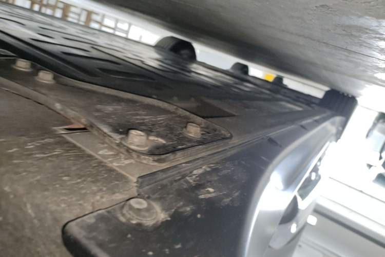 Used Nio ET7 2024 75 kWh Executive Edition Right Side Sill