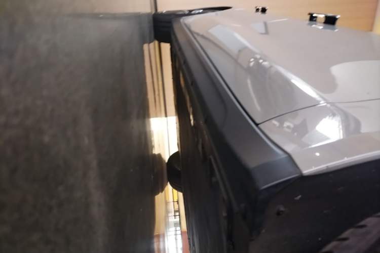 Used Nio ET7 2024 75 kWh Executive Signature Edition Right Side Sill