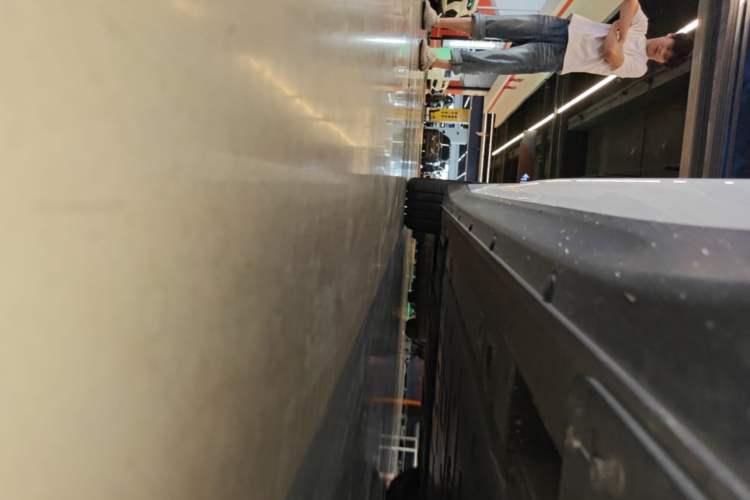 Used Nio ET7 2024 75 kWh Executive Signature Edition Right Side Sill