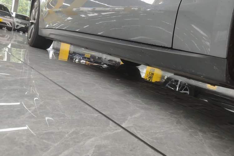 Used Nio ET7 2024 100kWh Executive Edition Right Side Sill