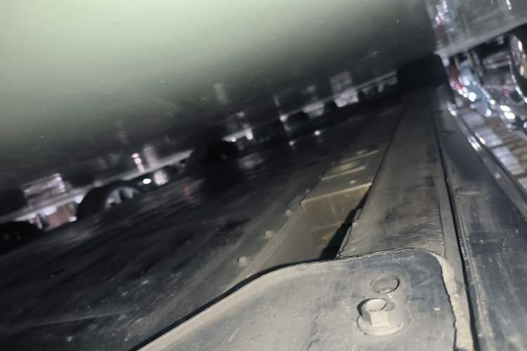 Used Nio ET7 2024 75 kWh Executive Edition Right Side Sill