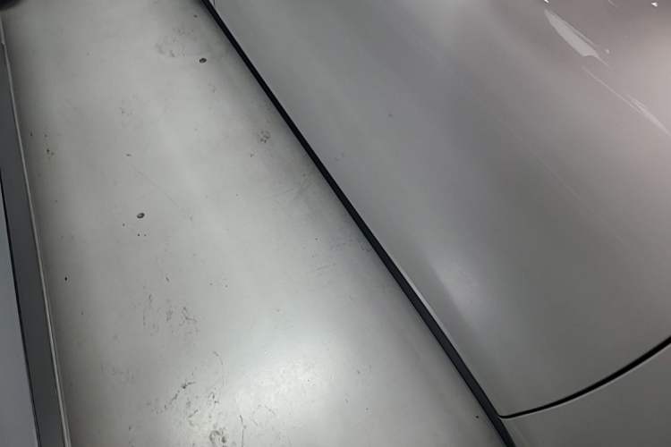 Used Nio ET7 2024 75 kWh Executive Edition Right Side Sill
