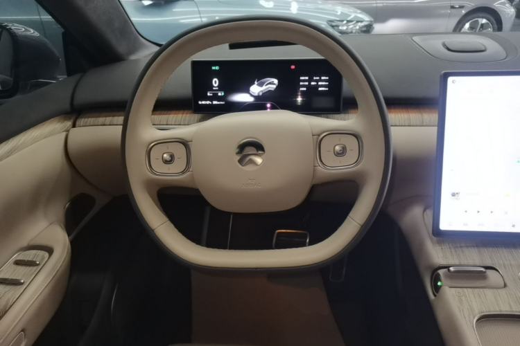 Used Nio ET7 2024 75 kWh Executive Signature Edition Steering Wheel