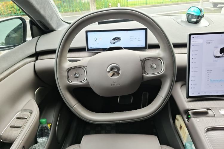 Used Nio ET7 2024 75 kWh Executive Edition Steering Wheel