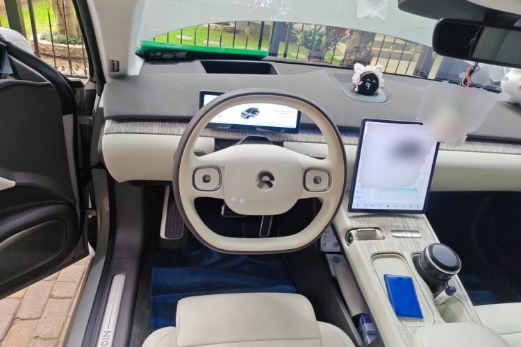 Used Nio ET7 2024 75 kWh Executive Edition Steering Wheel