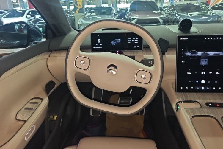 Used Nio ET7 2024 100kWh Executive Signature Edition Steering Wheel