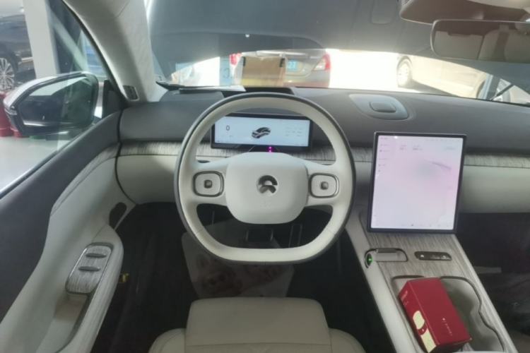 Used Nio ET7 2024 75 kWh Executive Signature Edition Steering Wheel
