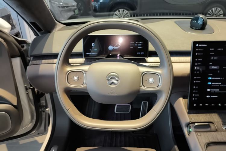 Used Nio ET7 2024 75 kWh Executive Edition Steering Wheel