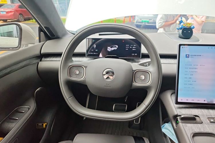 Used Nio ET7 2024 75 kWh Executive Edition Steering Wheel