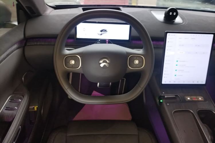 Used Nio ET7 2024 75 kWh Executive Signature Edition Steering Wheel