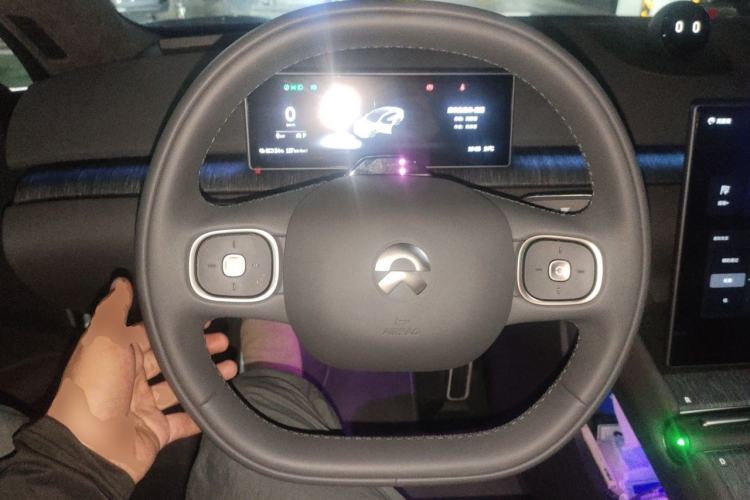Used Nio ET7 2024 75 kWh Executive Edition Steering Wheel