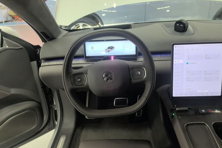Used Nio ET7 2024 75 kWh Executive Signature Edition Steering Wheel