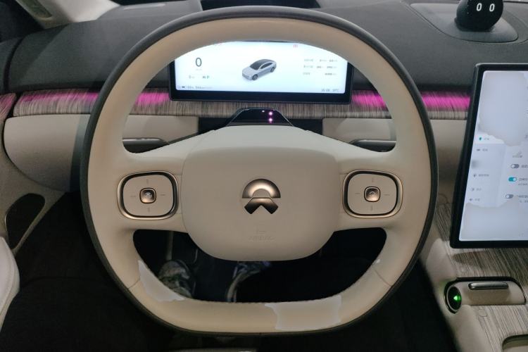 Used Nio ET7 2024 75 kWh Executive Signature Edition Steering Wheel