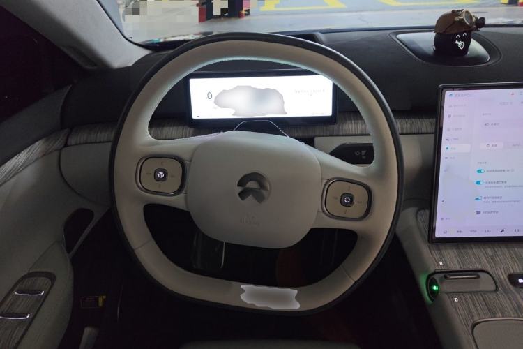 Used Nio ET7 2024 100kWh Executive Signature Edition Steering Wheel