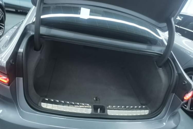 Used Nio ET7 2024 75 kWh Executive Signature Edition Trunk