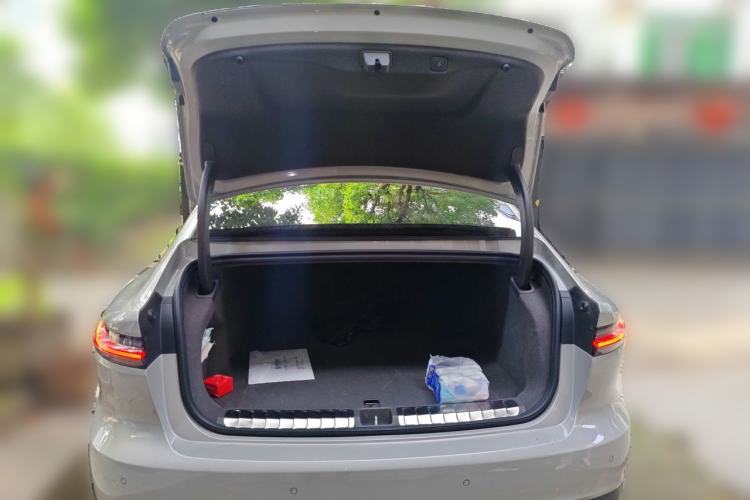 Used Nio ET7 2024 75 kWh Executive Edition Trunk