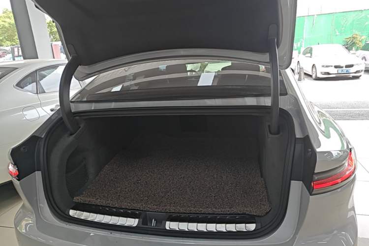 Used Nio ET7 2024 75 kWh Executive Edition Trunk