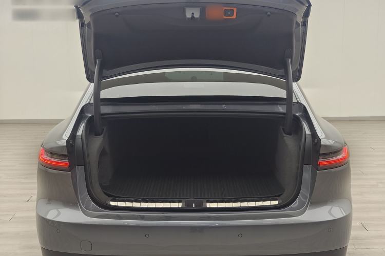 Used Nio ET7 2024 75 kWh Executive Signature Edition Trunk