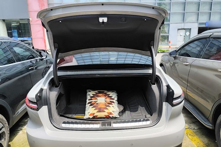 Used Nio ET7 2024 75 kWh Executive Edition Trunk