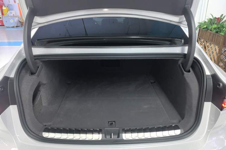 Used Nio ET7 2024 75 kWh Executive Signature Edition Trunk