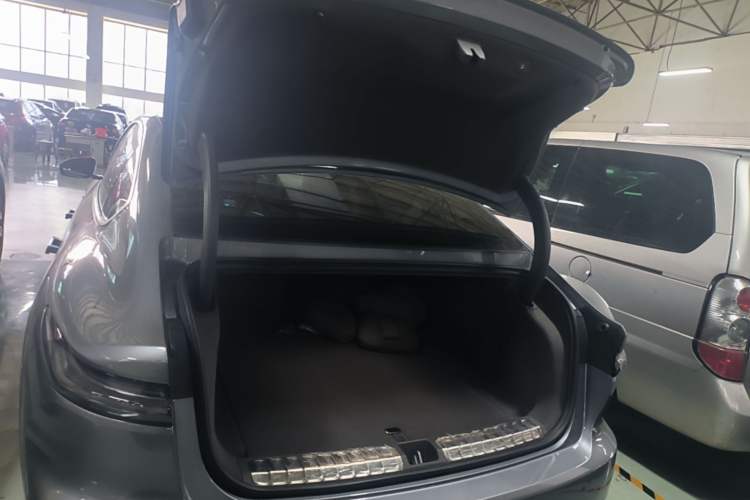 Used Nio ET7 2024 75 kWh Executive Edition Trunk