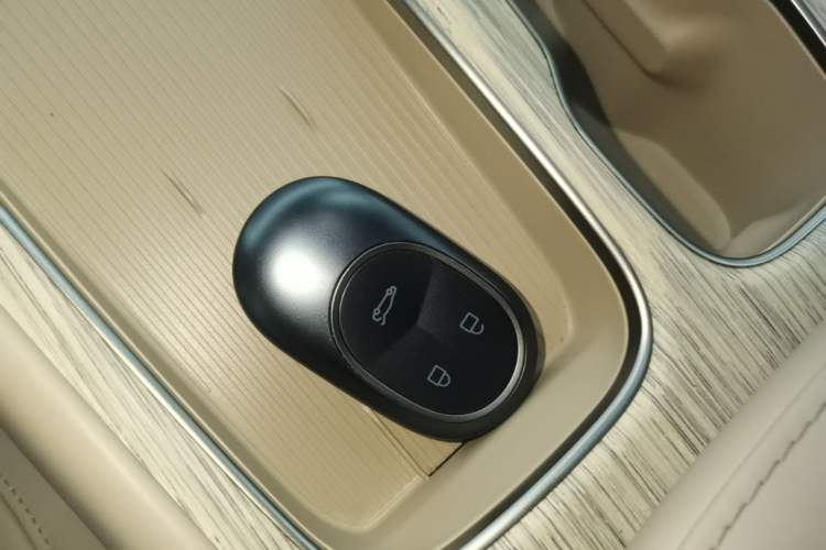 Used Nio ET7 2024 75 kWh Executive Signature Edition Vehicle Key