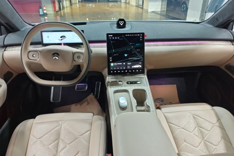 Used Nio ET7 2024 75 kWh Executive Signature Edition Center Console
