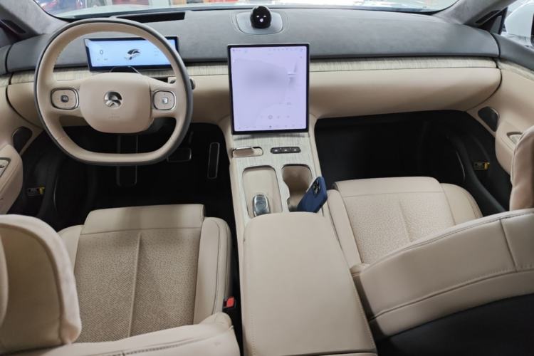 Used Nio ET7 2024 75 kWh Executive Edition Center Console