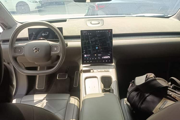 Used Nio ET7 2024 75 kWh Executive Signature Edition Center Console