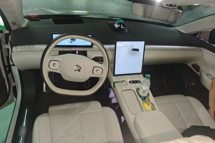 Used Nio ET7 2024 100kWh Executive Signature Edition Center Console