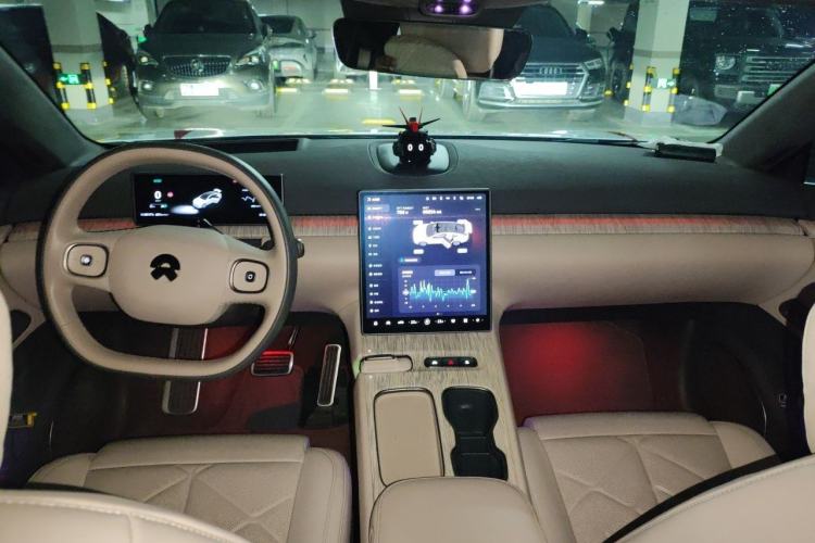 Used Nio ET7 2024 75 kWh Executive Signature Edition Center Console
