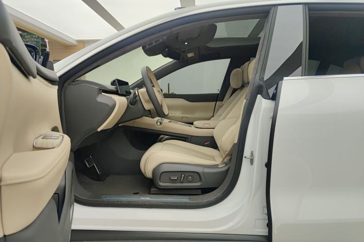 Used Nio ET7 2024 75 kWh Executive Edition Driver Seat