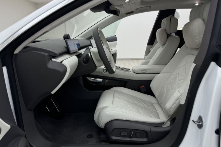 Used Nio ET7 2024 75 kWh Executive Signature Edition Driver Seat