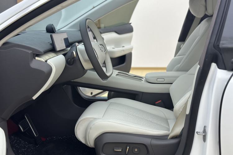 Used Nio ET7 2024 75 kWh Executive Edition Driver Seat