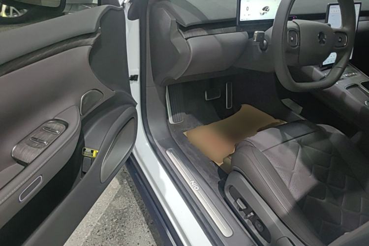 Used Nio ET7 2024 75 kWh Executive Signature Edition Driver Seat