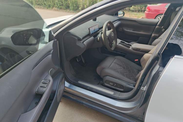 Used Nio ET7 2024 75 kWh Executive Signature Edition Driver Seat
