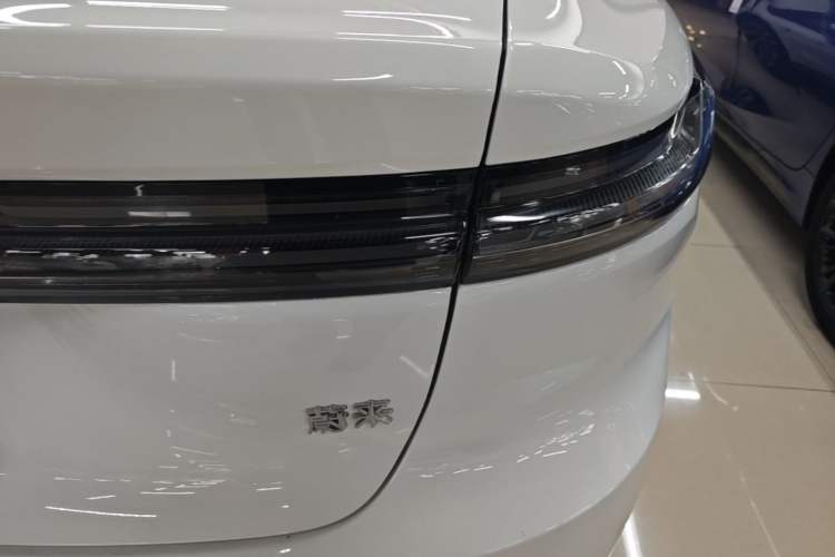 Used Nio ET7 2024 75 kWh Executive Signature Edition Exterior 3