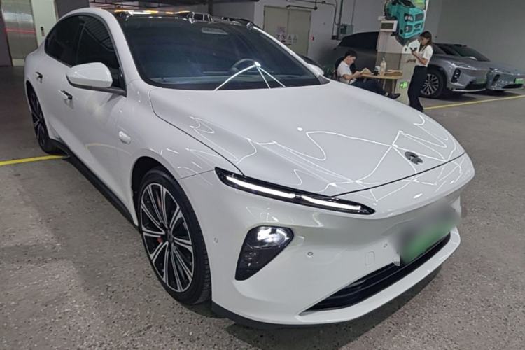 Used Nio ET7 2024 75 kWh Executive Signature Edition Front Right 45 Deg