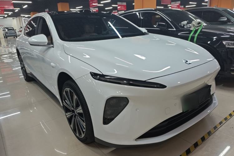 Used Nio ET7 2024 75 kWh Executive Signature Edition Front Right 45 Deg
