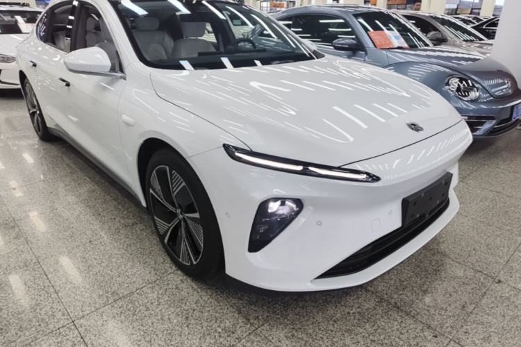 Used Nio ET7 2024 75 kWh Executive Edition Front Right 45 Deg