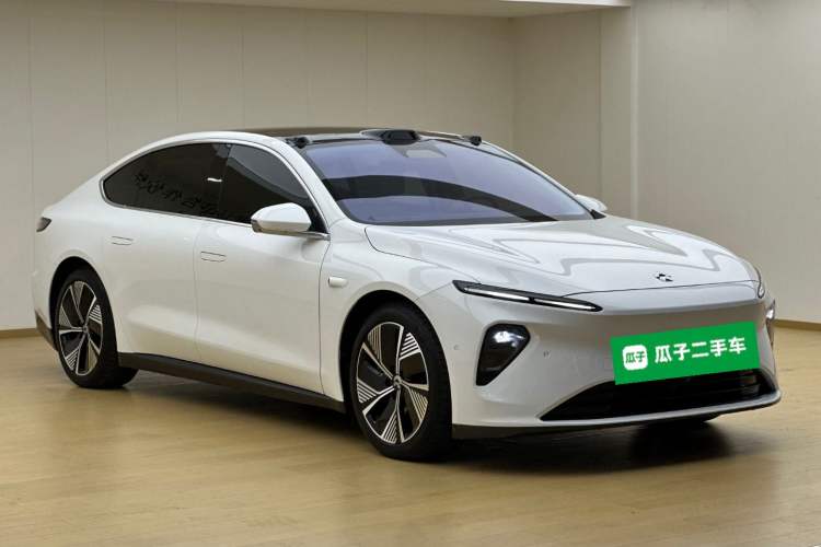 Used Nio ET7 2024 75 kWh Executive Edition Front Right 45 Deg