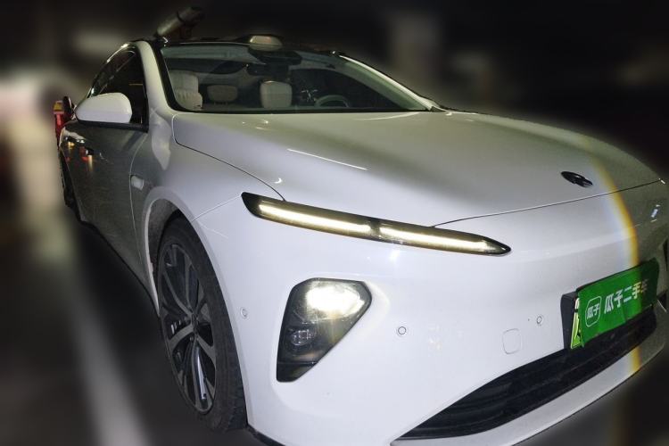 Used Nio ET7 2024 75 kWh Executive Edition Front Right 45 Deg
