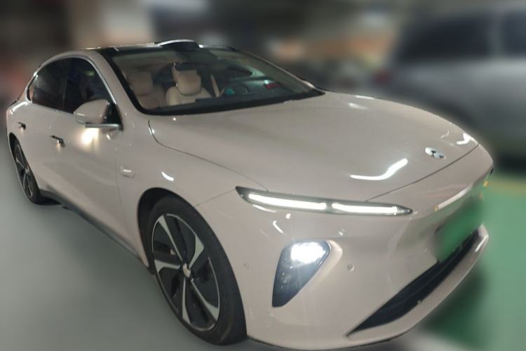 Used Nio ET7 2024 100kWh Executive Signature Edition Front Right 45 Deg
